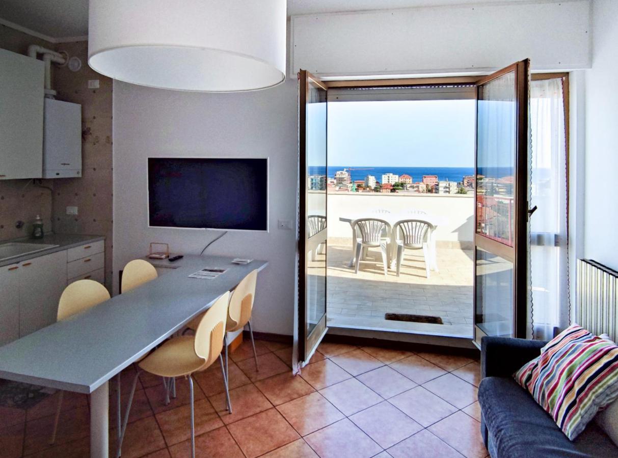 Appartement Bella Vista - By Ligooria à Pietra Ligure Extérieur photo